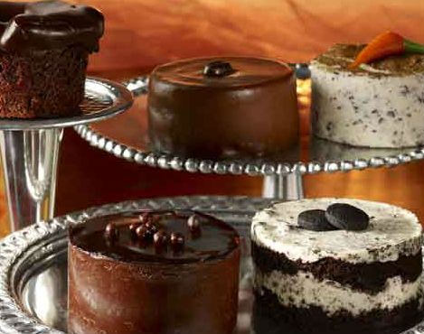 Order KitKat Chocolate Cake online in Vasai, Nsp & Virar - Your Cake Shop