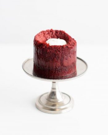 red-velvet-molten-cake-for-valentines-same-day-cake-delivery-dallas