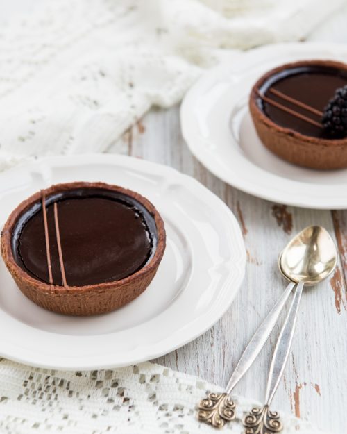 handmade-rich-chocolate-tarts-free-cake-delivery-dallas