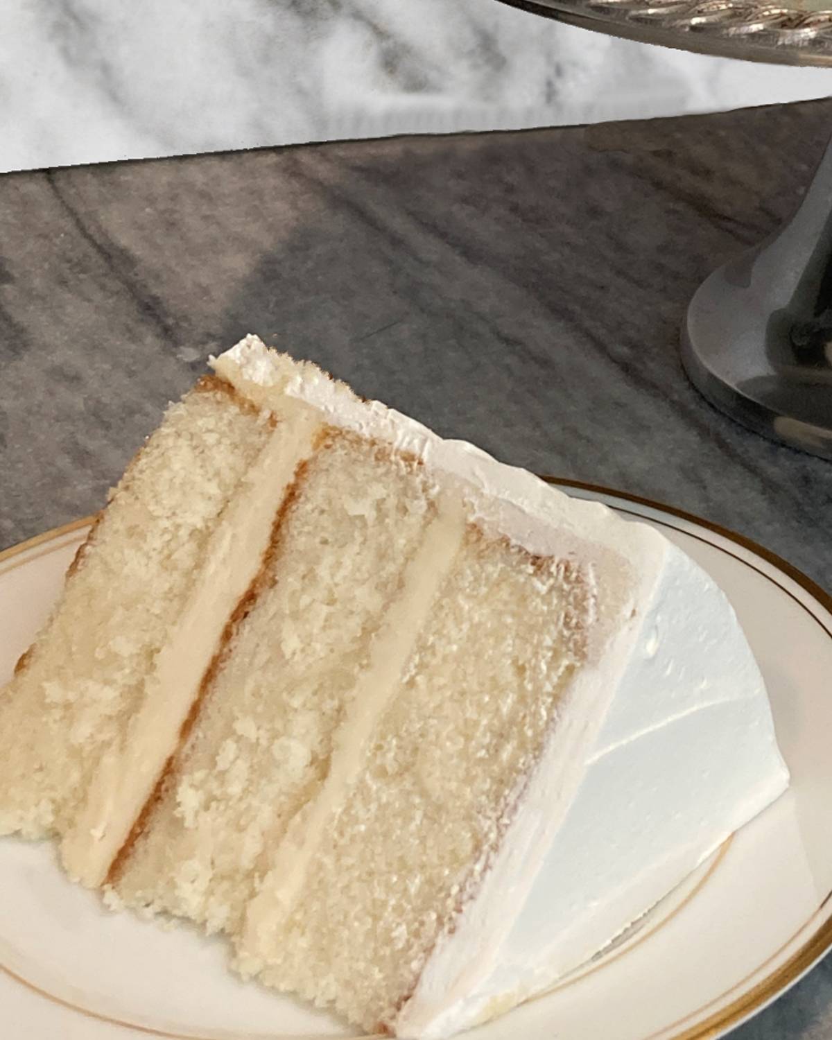 vanilla-buttercream-3-layer-birthday-cake-free-cake-delivery-dallas-