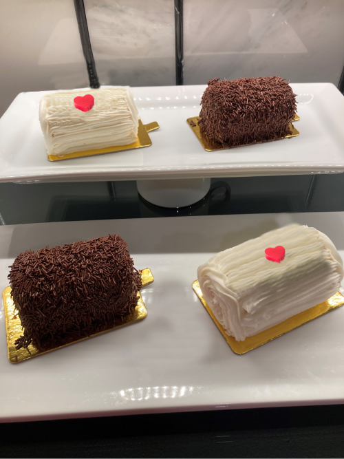 valentines-cakes-box-of-4-same-day-delivery-dallas